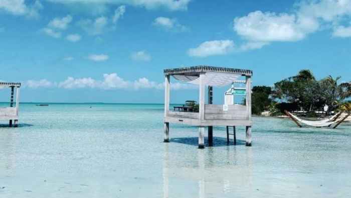 mare limpido del Belize