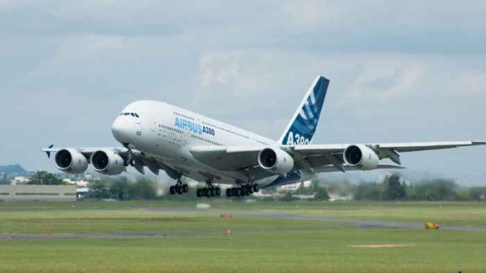 Airbus_A380-jet