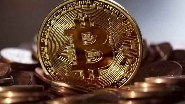 spendere bitcoin in Italia sui jet privati