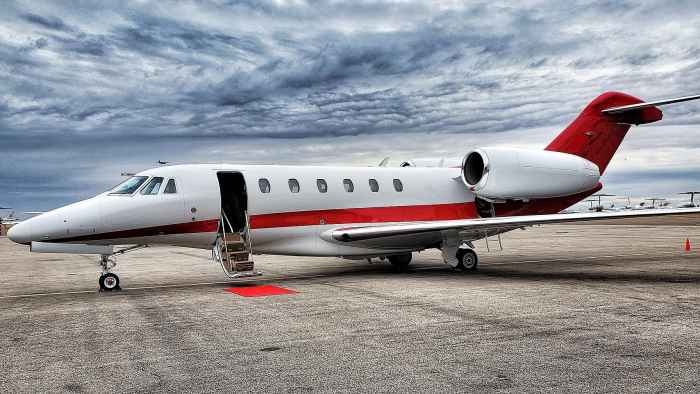 airplane-Private jet - travel after Covid-19