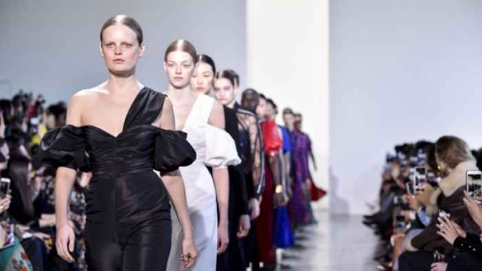 volare-in-jet-alla-london-fashion-week-2020-2