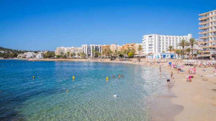 volo in jet privato per playa d'en bossa ibiza