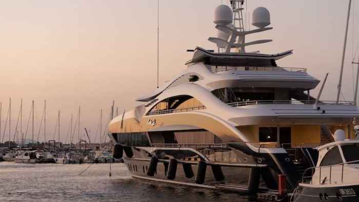 yacht