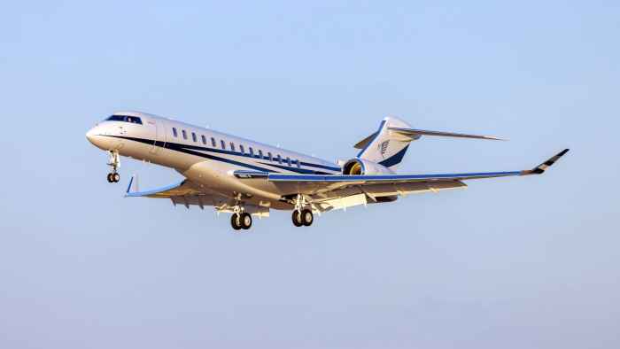 Bombardier_Global_8000
