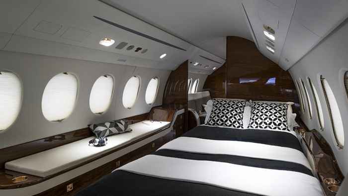 Private Jet Falcon7X