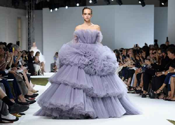 volare-in-jet-paris-fashion-week-haute-couture