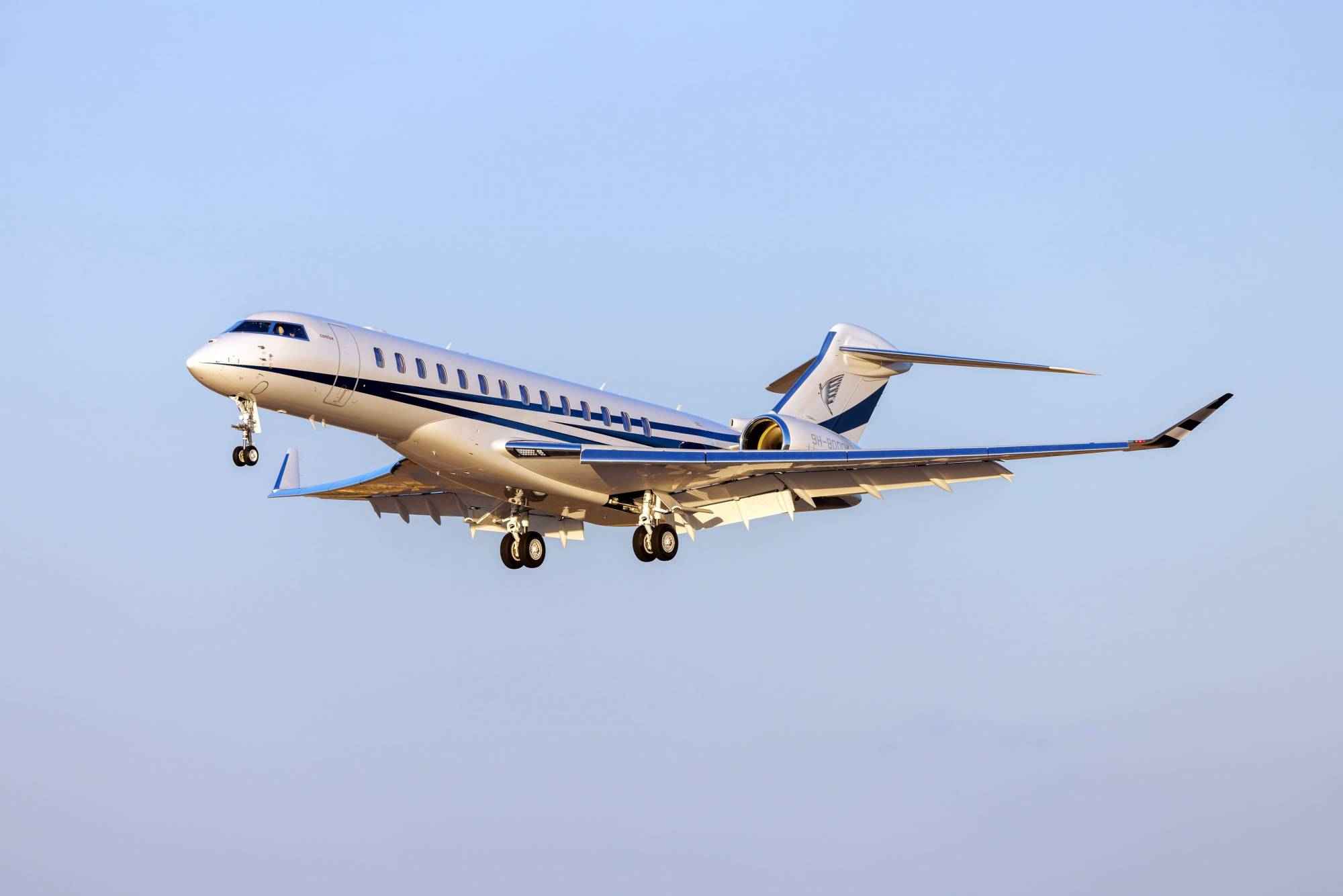 Bombardier_Global_8000