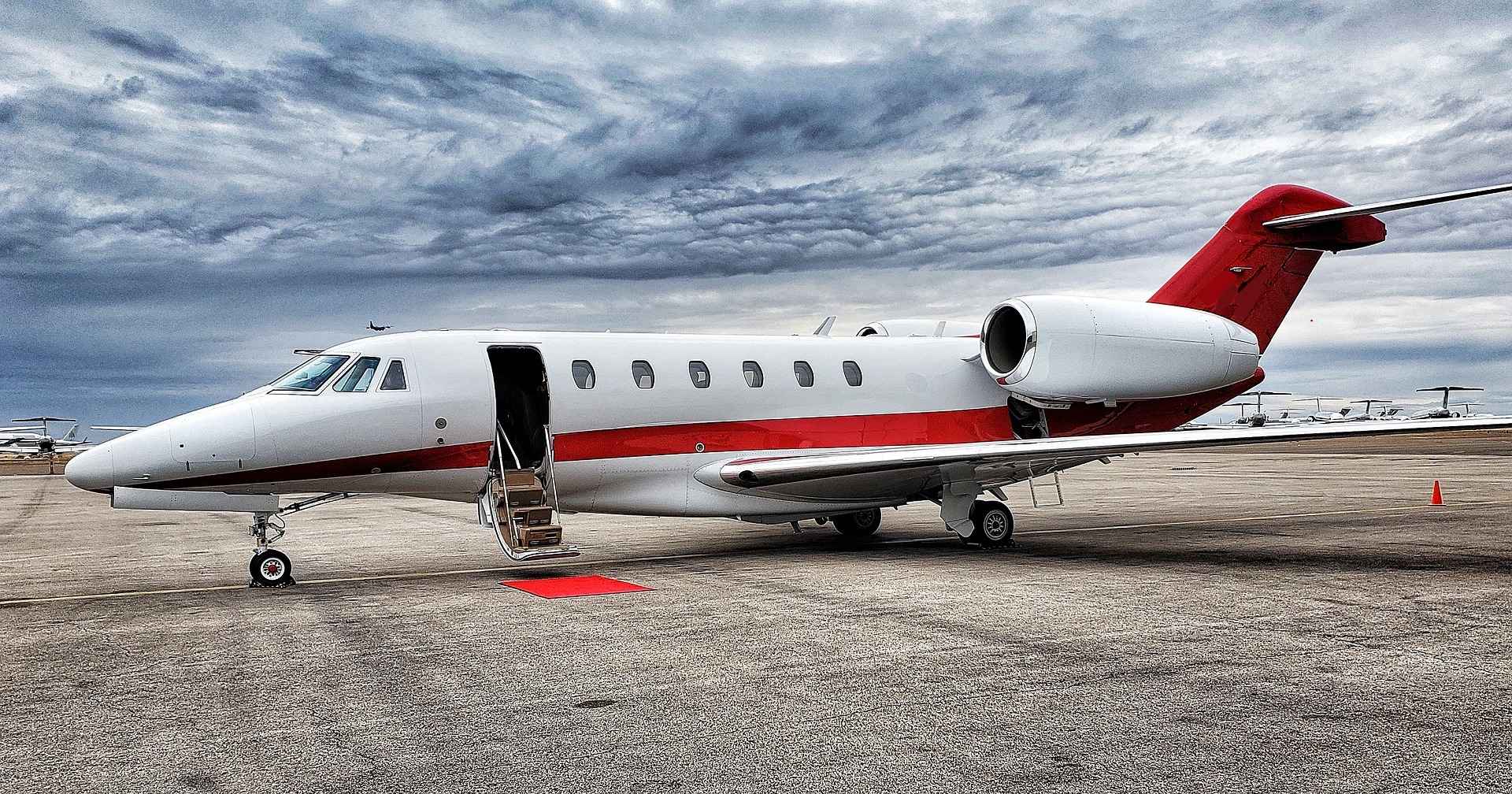 airplane-Private jet - travel after Covid-19