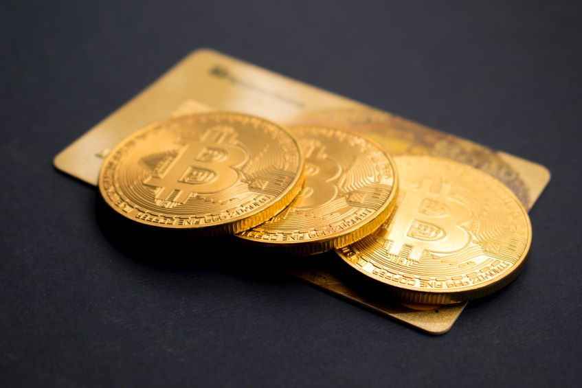 attivit&agrave; che accettano Bitcin per volare