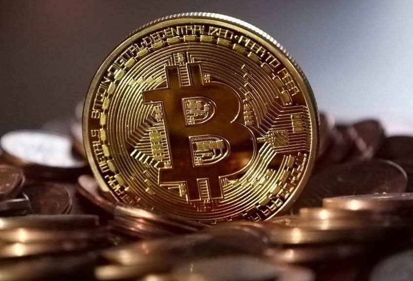spendere bitcoin in Italia sui jet privati