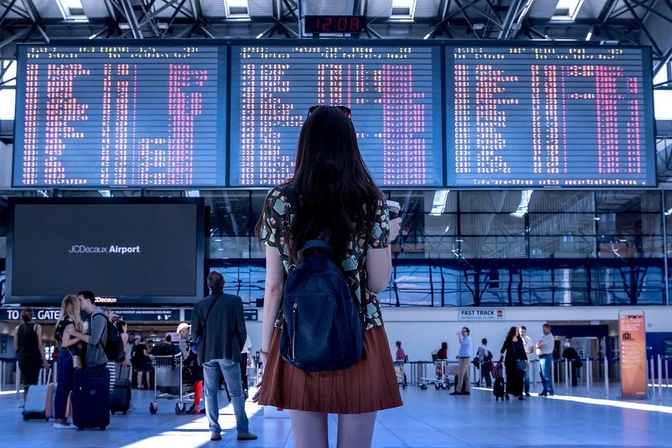 airport-women-flight-boarding