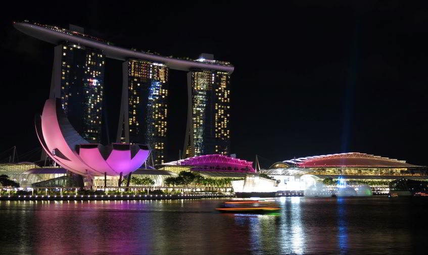 panorama notturno a Singapore