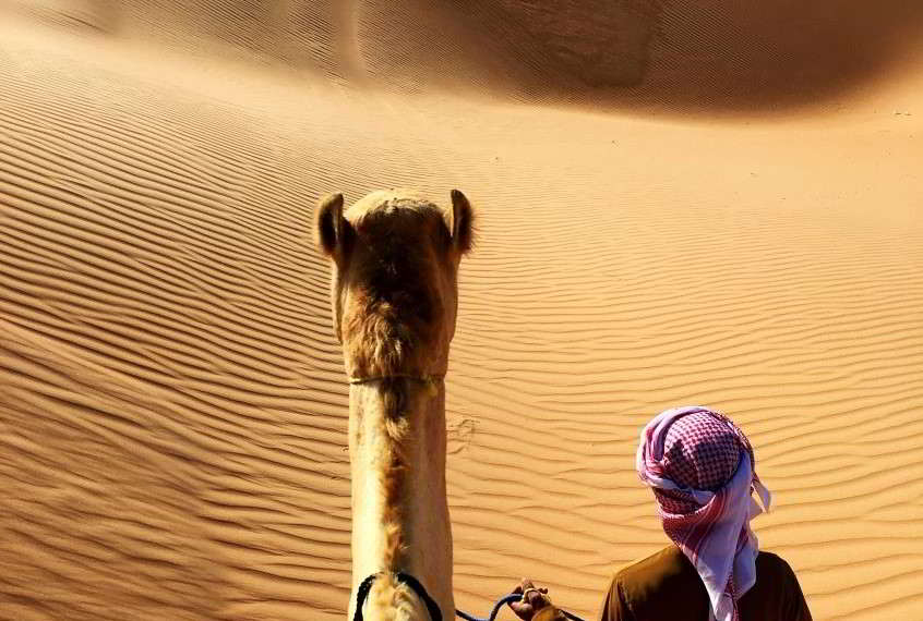 passeggiata nel deserto dell'Oman