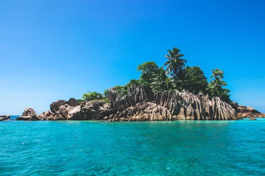Private jet to Seychelles: reach this paradise with comfort