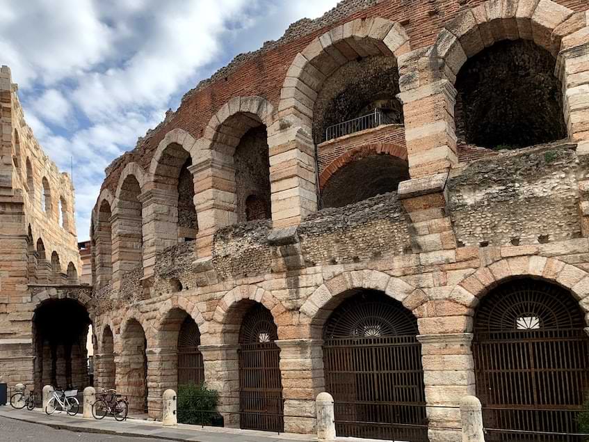 Arena di Verona, città in cui si celebra il Vinitaly 2023 | Fast Private Jet