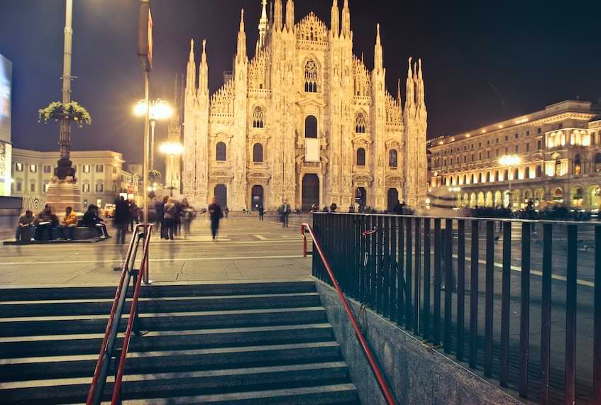 Milano, una delle tappe della 1000 Miglia 2023 | Fast Private Jet