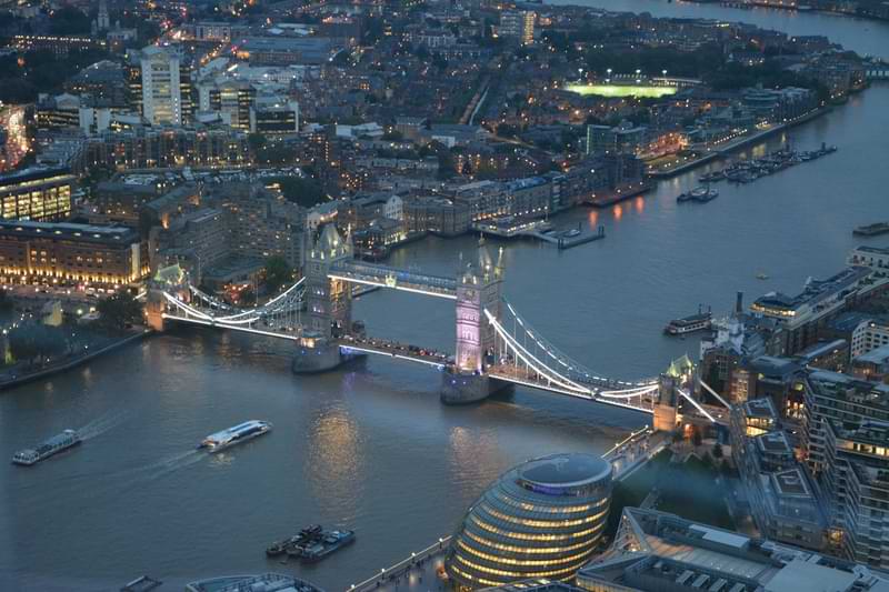Immagine evocativa London Bridge | Fast Private Jet