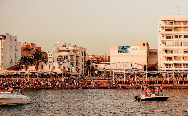 cafè del mar ibiza jet privato
