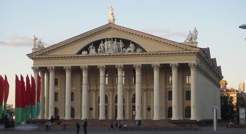Dal jet privato alla Casa della cultura di Minsk.