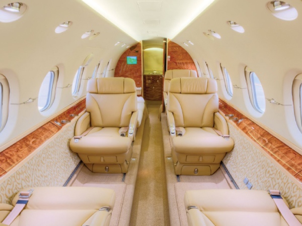 noleggio aereo privato Hawker 800XP