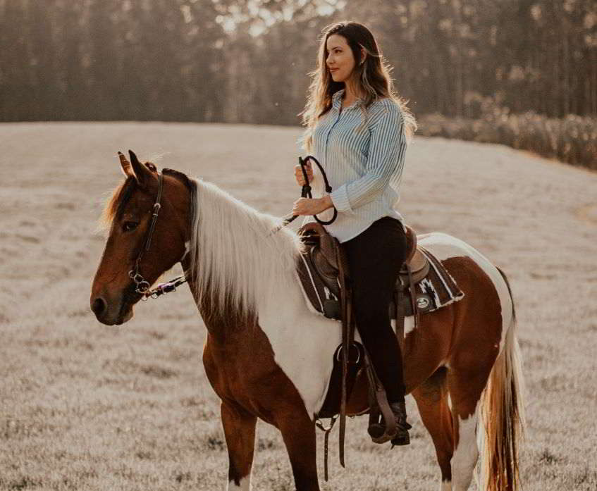 passeggiata a cavallo dopo il volo privato per Sark