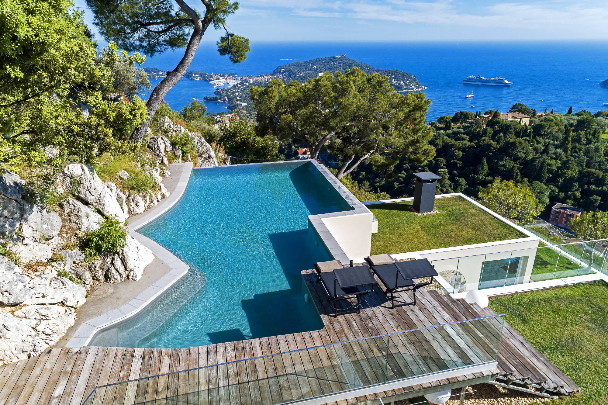 Luxury sea view villa