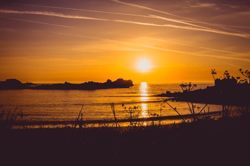 tramonto nell'isola di Guernsey