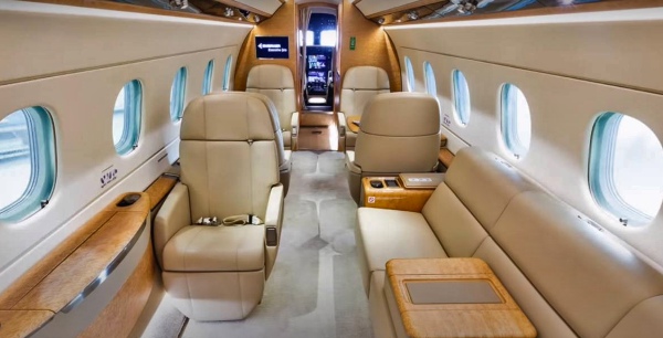 cabina aereo privato embraer legacy 500